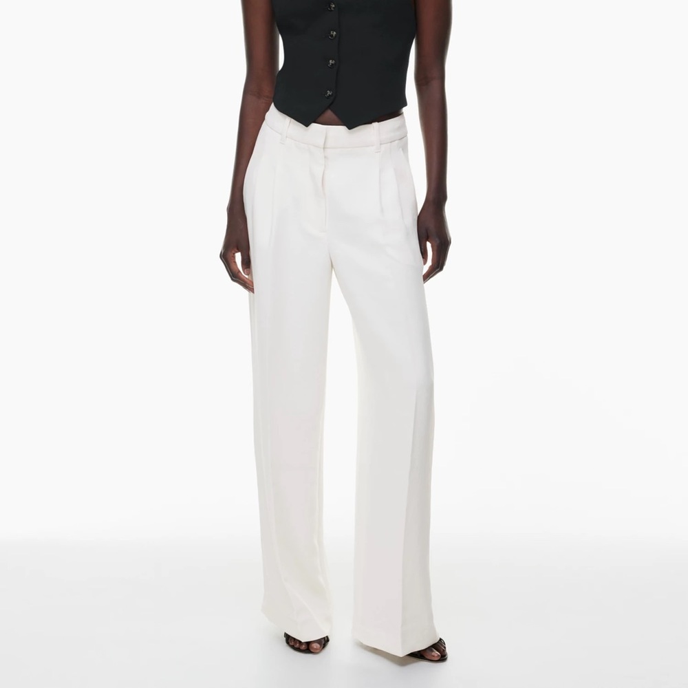 Aritzia Effortless Pant